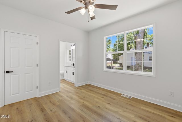 924 E Davis Street, Burlington, NC 27215