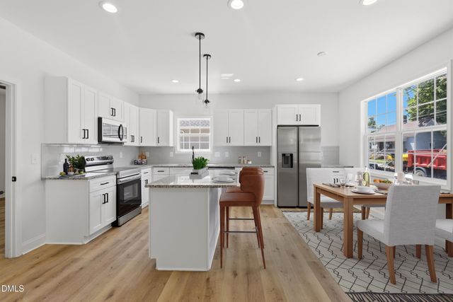 924 E Davis Street, Burlington, NC 27215
