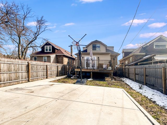 1902 S 9th Avenue, Maywood, IL 60153