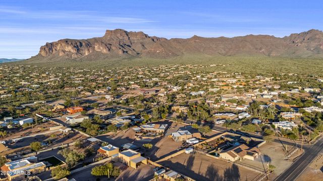 2272 S GERONIMO Road, Apache Junction, AZ 85119
