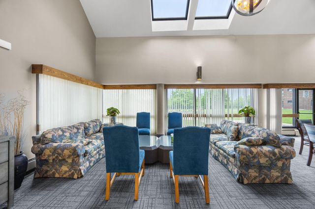 2275 Youngman Avenue 106W, Saint Paul, MN 55116