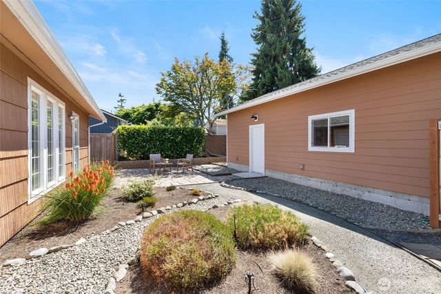 7110 192nd Place SW, Lynnwood, WA 98036