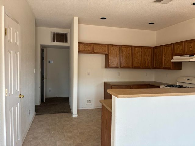 1445 Isleta Court NE, Rio Rancho, NM 87144