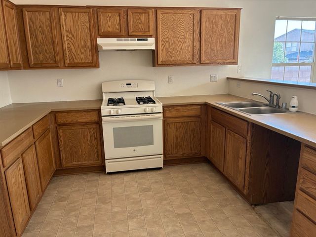 1445 Isleta Court NE, Rio Rancho, NM 87144