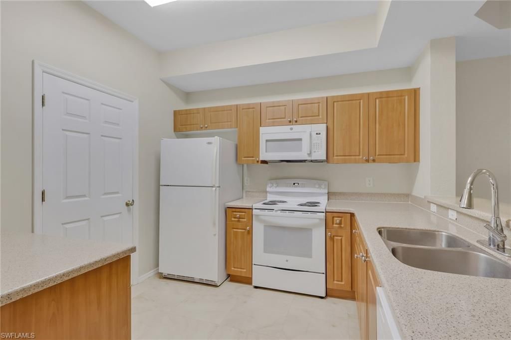9025 Colby DR 2111, FORT MYERS, FL 33919 — photo 4