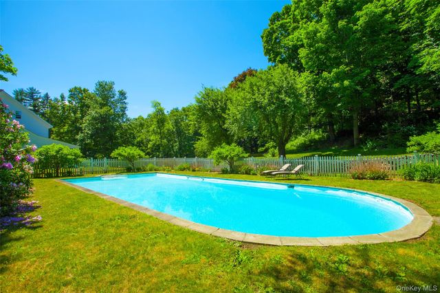 908 Old Post Road, Bedford, NY 10506