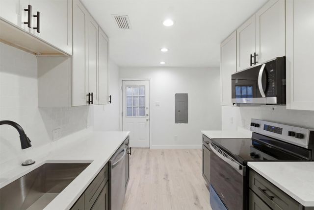 13610 Brookgreen Drive, Dallas, TX 75240