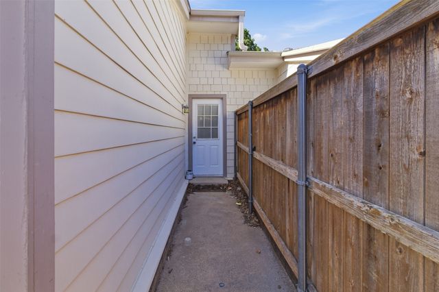 13610 Brookgreen Drive, Dallas, TX 75240