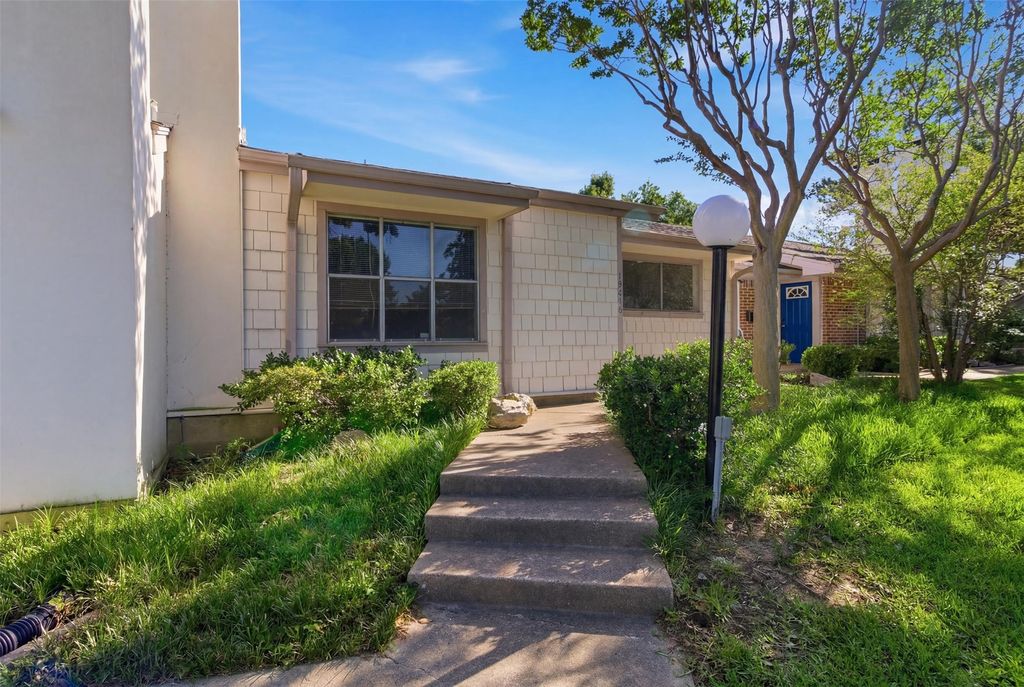 13610 Brookgreen Drive, Dallas, TX 75240