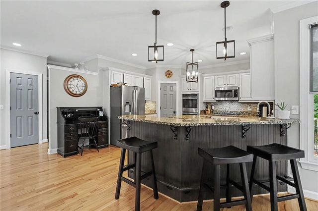 4041 Hickory Fairway Drive, Woodstock, GA 30188