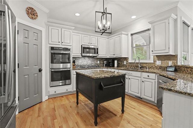 4041 Hickory Fairway Drive, Woodstock, GA 30188