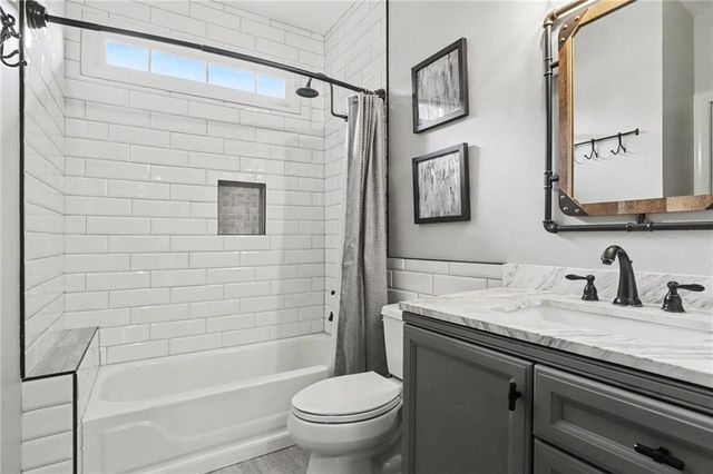 4041 Hickory Fairway Drive, Woodstock, GA 30188