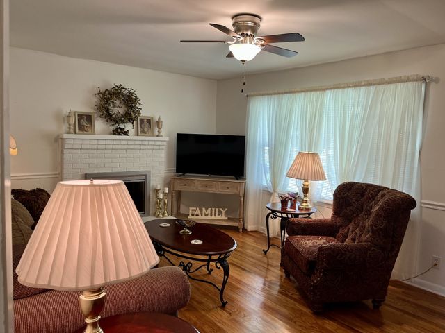 2025 Linda Ln, Cumberland Furnace, TN 37051