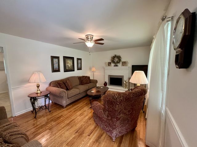 2025 Linda Ln, Cumberland Furnace, TN 37051