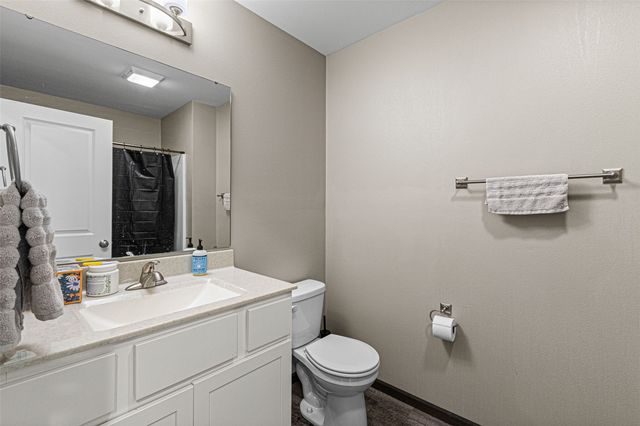 363 Aspen Court, Solon, IA 52333