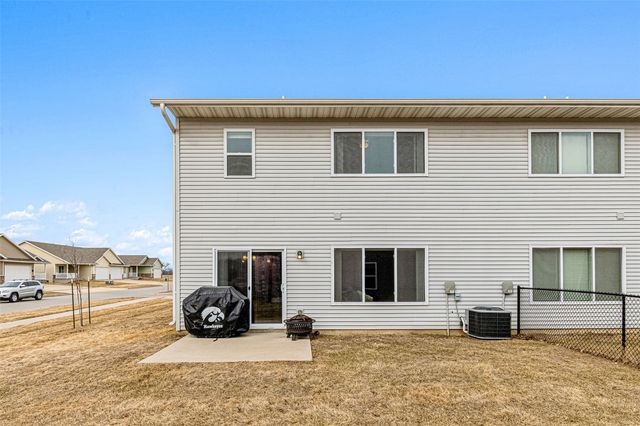 363 Aspen Court, Solon, IA 52333