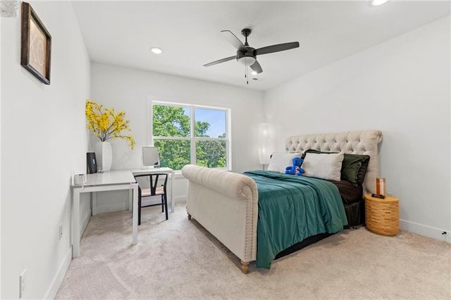 7041 N London Avenue, Kansas City, MO 64151