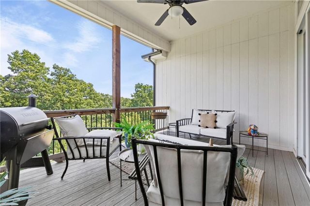 7041 N London Avenue, Kansas City, MO 64151