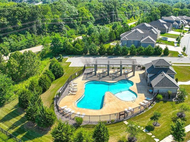 7041 N London Avenue, Kansas City, MO 64151