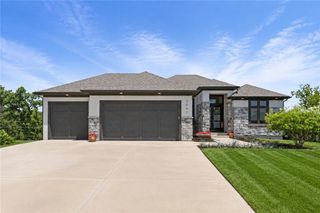 7041 N London Avenue, Kansas City, MO 64151