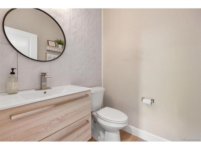 9864 Eagle River St, Littleton, CO 80125