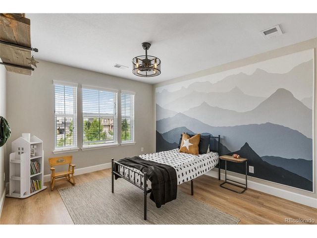 9864 Eagle River St, Littleton, CO 80125