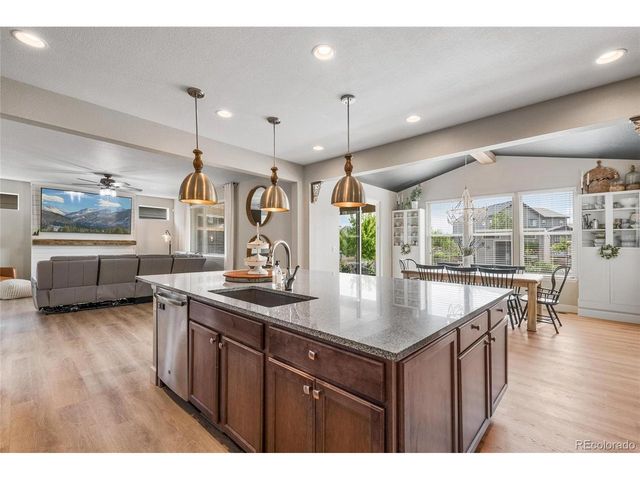 9864 Eagle River St, Littleton, CO 80125