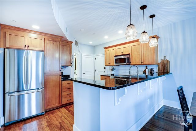 305 E Bolton Street 201, Savannah, GA 31401