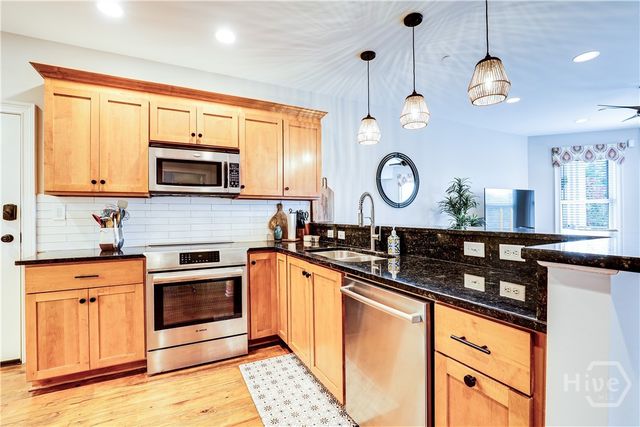 305 E Bolton Street 201, Savannah, GA 31401