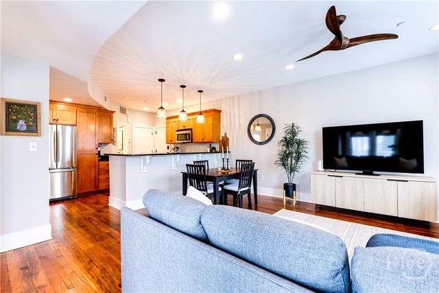 305 E Bolton Street 201, Savannah, GA 31401