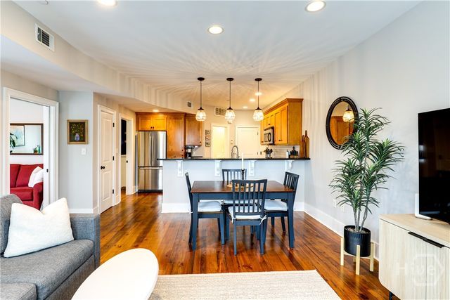 305 E Bolton Street 201, Savannah, GA 31401