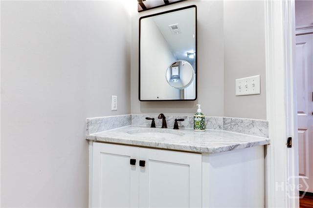 305 E Bolton Street 201, Savannah, GA 31401