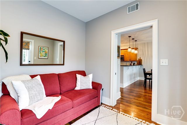 305 E Bolton Street 201, Savannah, GA 31401