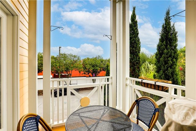305 E Bolton Street 201, Savannah, GA 31401