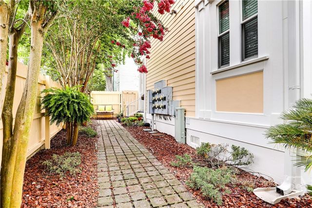 305 E Bolton Street 201, Savannah, GA 31401