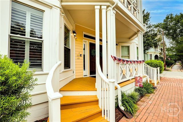 305 E Bolton Street 201, Savannah, GA 31401