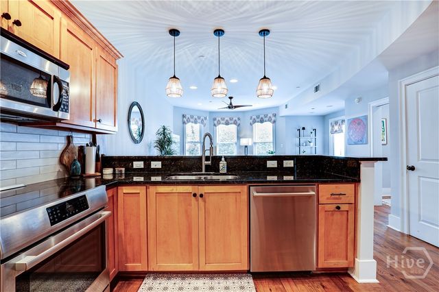305 E Bolton Street 201, Savannah, GA 31401