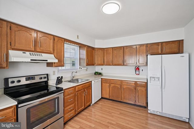 107 BASTIAN DR, Mount Laurel, NJ 08054