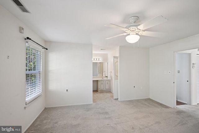 107 BASTIAN DR, Mount Laurel, NJ 08054