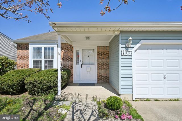107 BASTIAN DR, Mount Laurel, NJ 08054