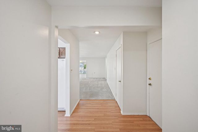 107 BASTIAN DR, Mount Laurel, NJ 08054