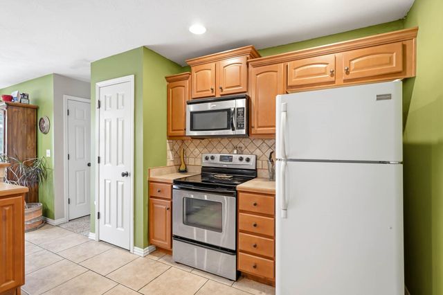 1102 E Cobblestone Drive, Ozark, MO 65721
