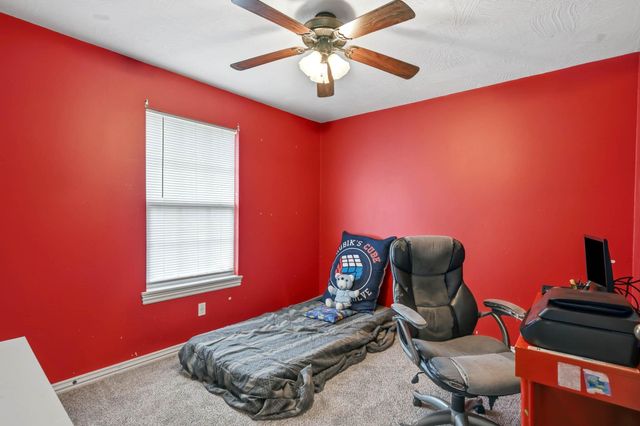 1102 E Cobblestone Drive, Ozark, MO 65721