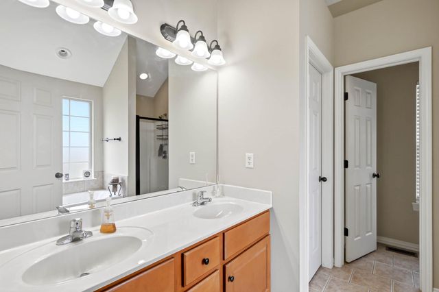 1102 E Cobblestone Drive, Ozark, MO 65721