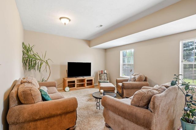 1102 E Cobblestone Drive, Ozark, MO 65721