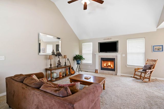 1102 E Cobblestone Drive, Ozark, MO 65721