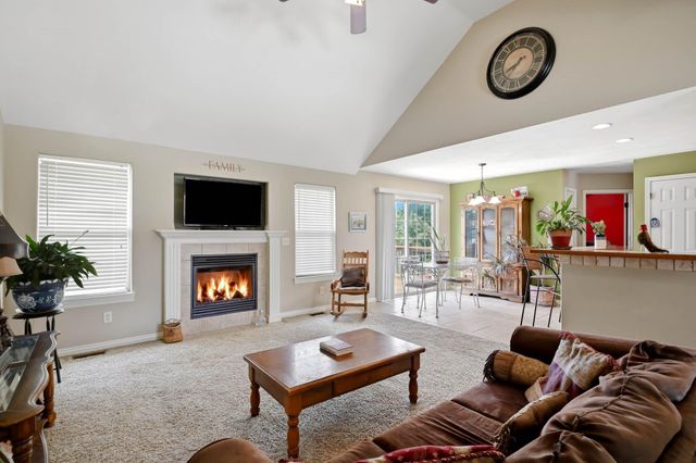 1102 E Cobblestone Drive, Ozark, MO 65721