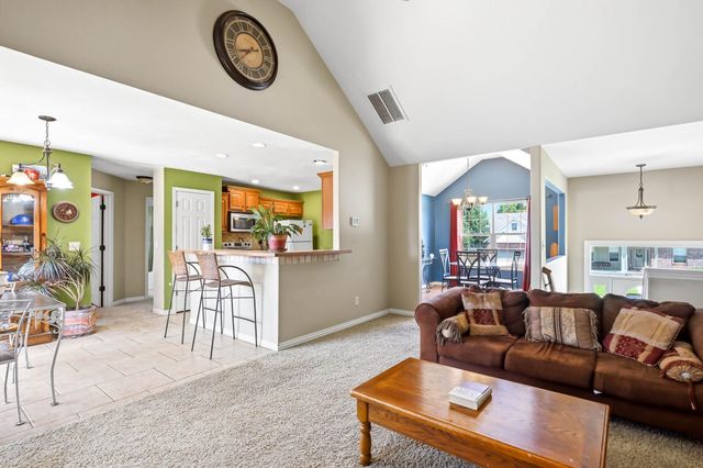 1102 E Cobblestone Drive, Ozark, MO 65721