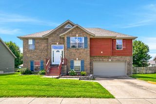 1102 E Cobblestone Drive, Ozark, MO 65721