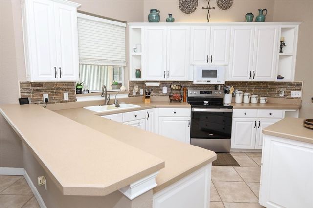 5695 POND PINE POINT, Oviedo, FL 32765